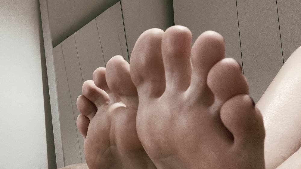 Mrs. Softness_Feet